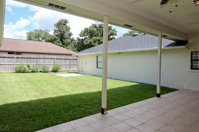 3235 Country Club Boulevard, Stafford, TX 77477