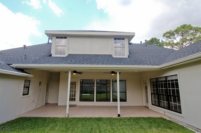 3235 Country Club Boulevard, Stafford, TX 77477