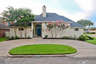 3235 Country Club Boulevard, Stafford, TX 77477