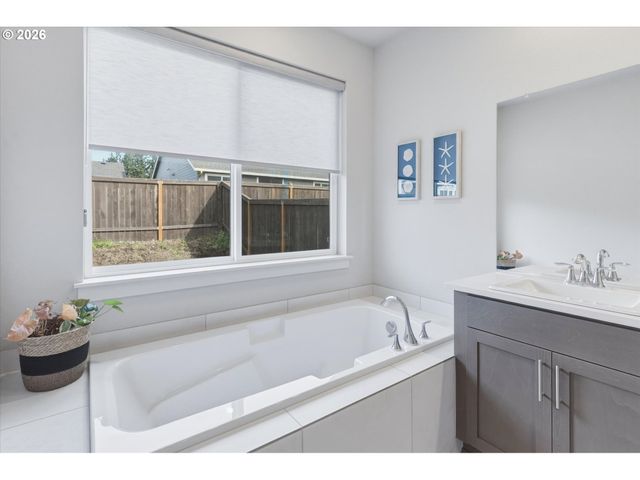 2716 S 8TH Way, Ridgefield, WA 98642