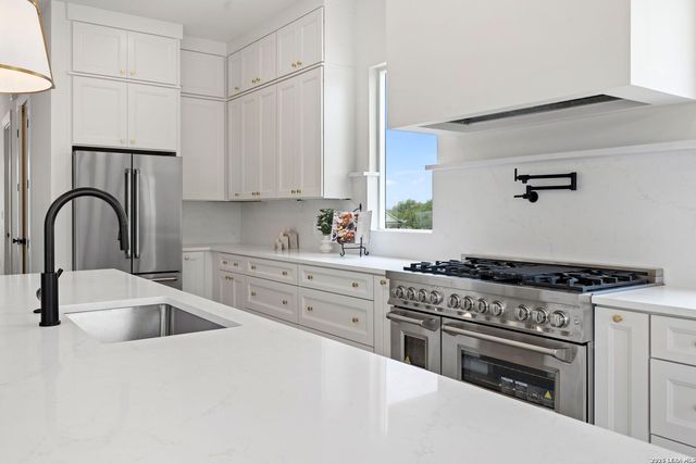 792 ANNABELLE AVE, Bulverde, TX 78163