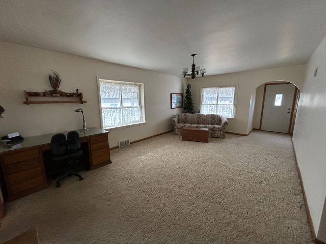 245 N Broadway, Alden, MN 56009