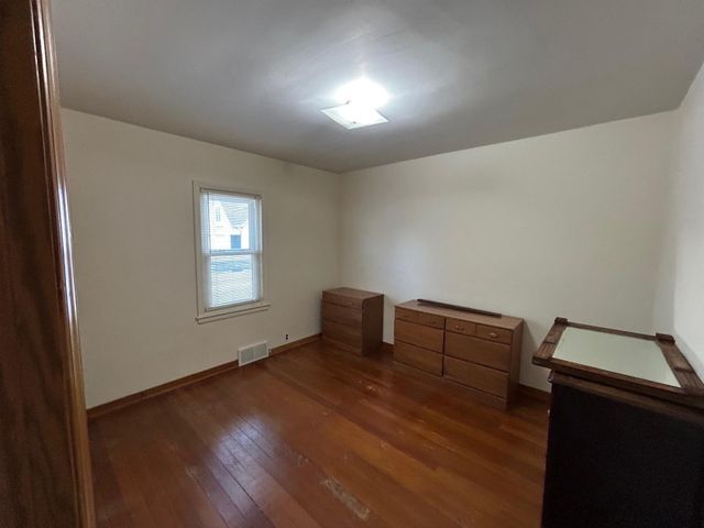 245 N Broadway, Alden, MN 56009