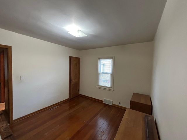 245 N Broadway, Alden, MN 56009