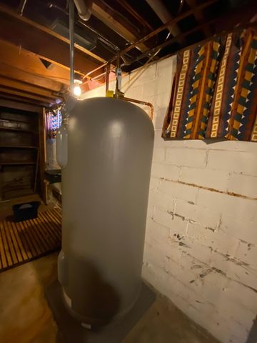 245 N Broadway, Alden, MN 56009