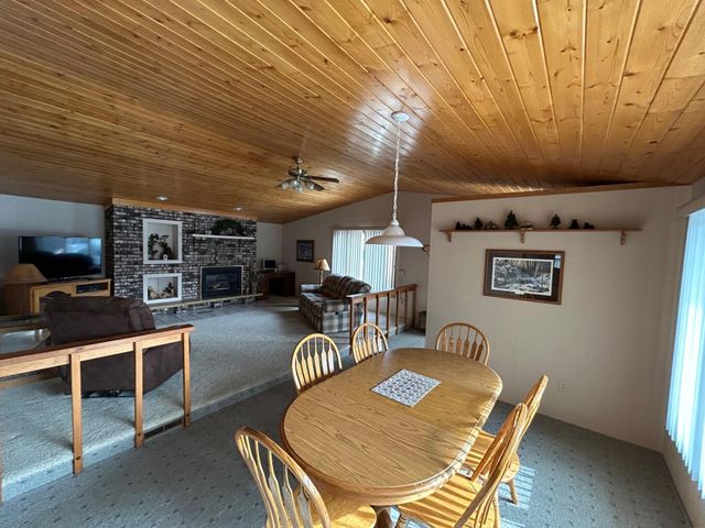 245 N Broadway, Alden, MN 56009