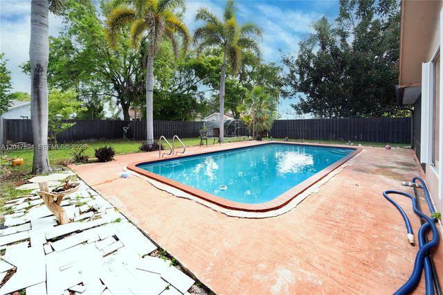 10815 NW 26th Street, Sunrise, FL 33322