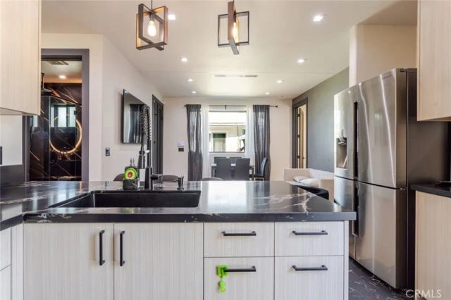 8252 Morse Avenue, North Hollywood, CA 91605