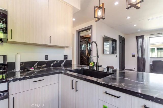 8252 Morse Avenue, North Hollywood, CA 91605