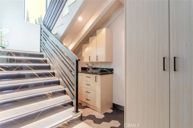 8252 Morse Avenue, North Hollywood, CA 91605