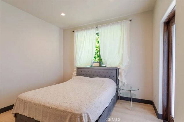 8252 Morse Avenue, North Hollywood, CA 91605