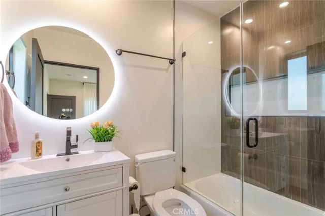 8252 Morse Avenue, North Hollywood, CA 91605