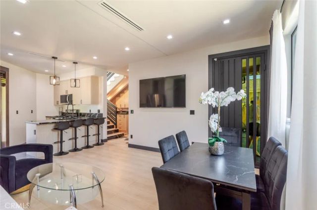 8252 Morse Avenue, North Hollywood, CA 91605