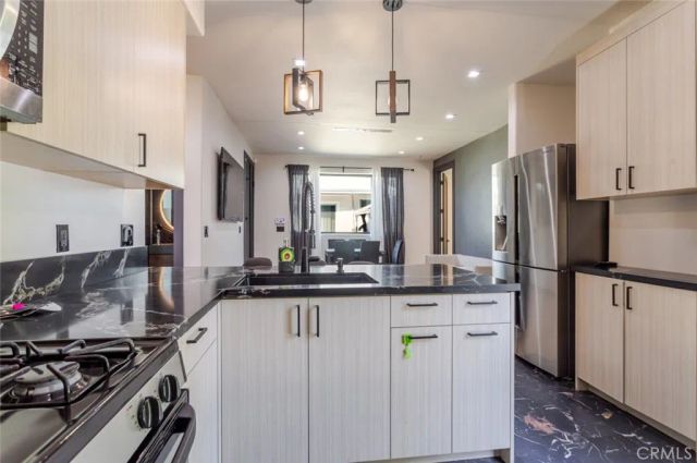 8252 Morse Avenue, North Hollywood, CA 91605