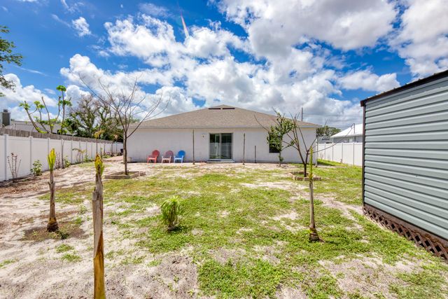 228 SE Sims Circle, Port St. Lucie, Port St Lucie, FL 34984