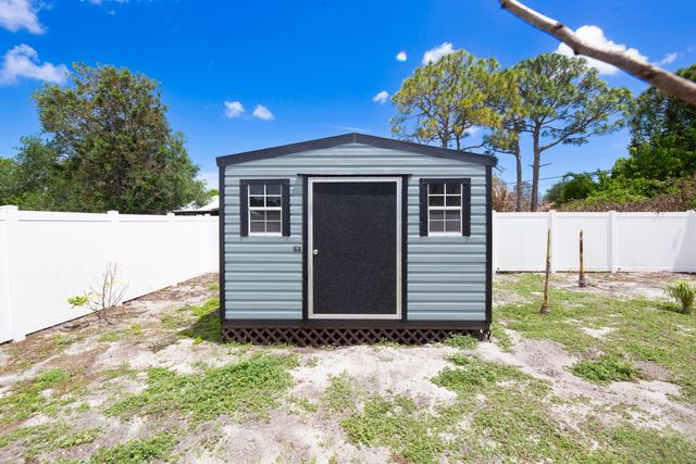 228 SE Sims Circle, Port St. Lucie, Port St Lucie, FL 34984