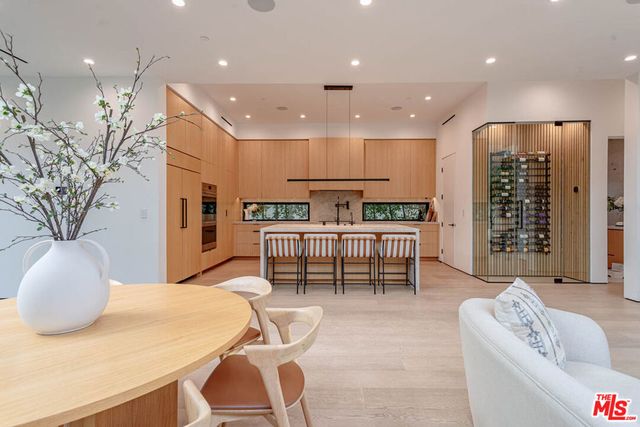 116 S Gretna Green Way, Los Angeles, CA 90049