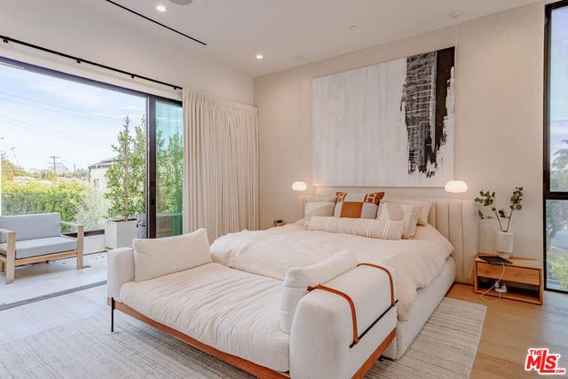 116 S Gretna Green Way, Los Angeles, CA 90049