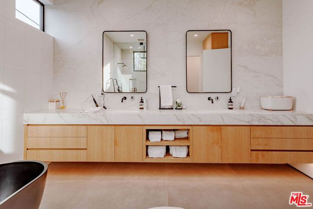 116 S Gretna Green Way, Los Angeles, CA 90049