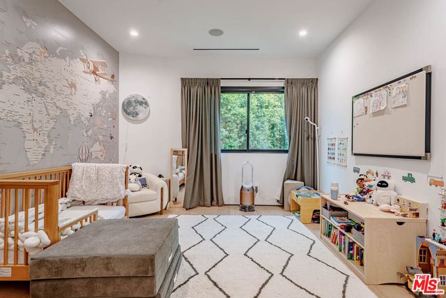 116 S Gretna Green Way, Los Angeles, CA 90049