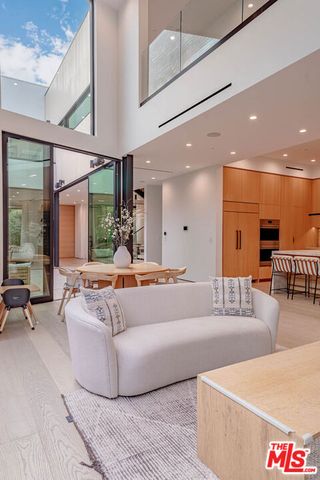 116 S Gretna Green Way, Los Angeles, CA 90049