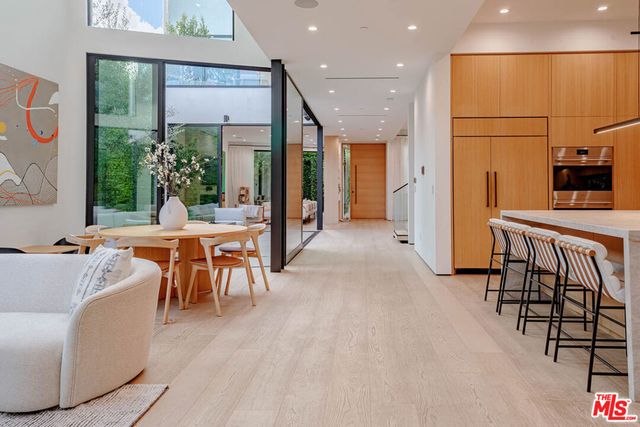 116 S Gretna Green Way, Los Angeles, CA 90049