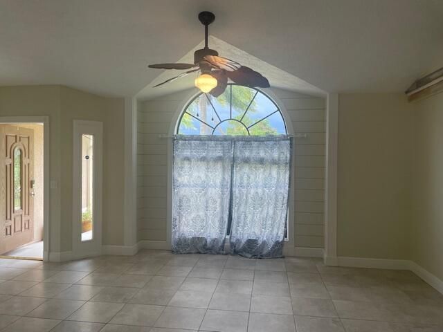 618 SE STREAMLET Avenue, Port St. Lucie, FL 34983