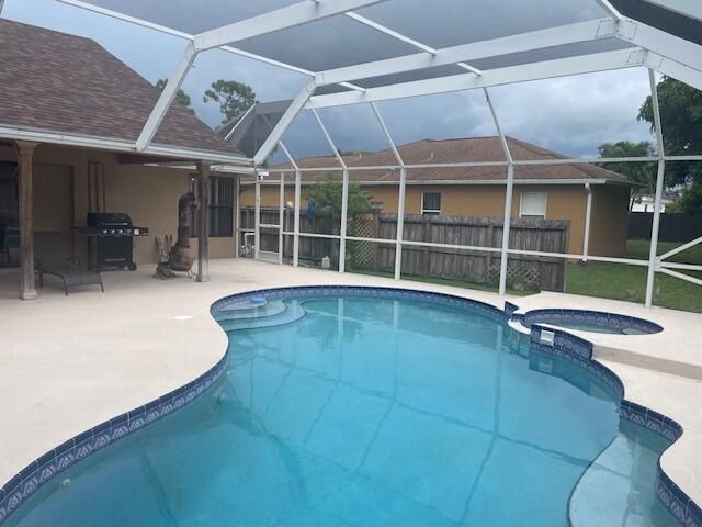 618 SE STREAMLET Avenue, Port St. Lucie, FL 34983