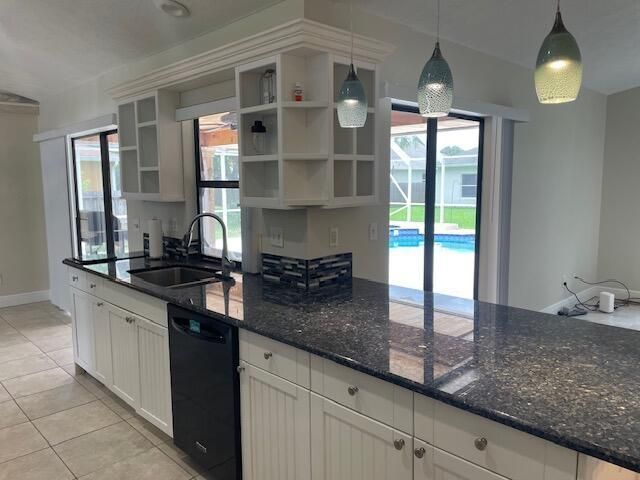 618 SE STREAMLET Avenue, Port St. Lucie, FL 34983