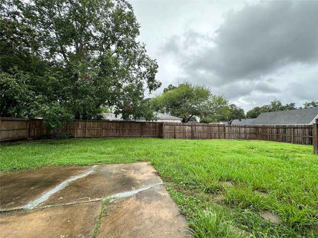 1937 Arcadia Drive, Sugar Land, TX 77498