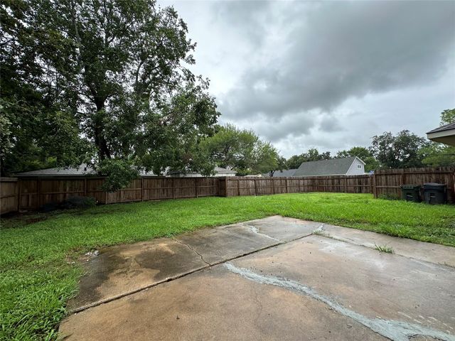 1937 Arcadia Drive, Sugar Land, TX 77498