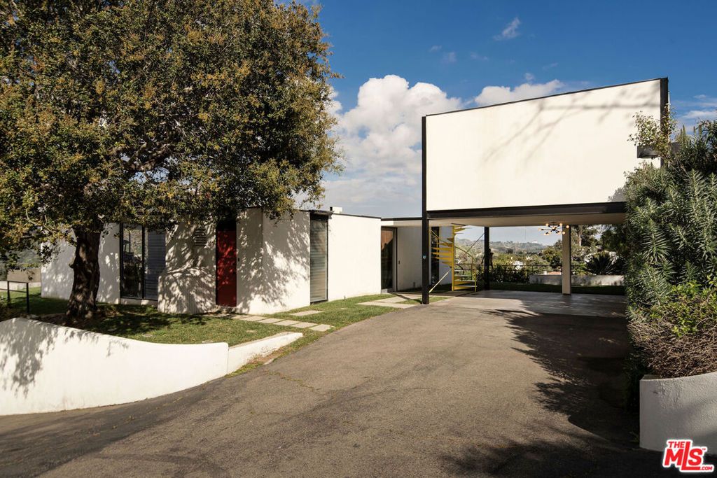 2977 Passmore Drive, Los Angeles, CA 90068 — photo 2