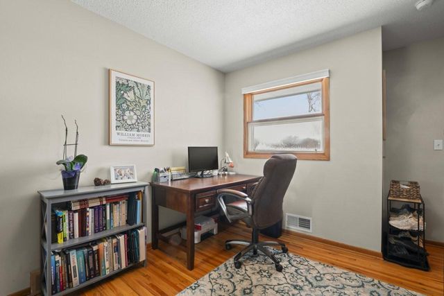 2405 11th Avenue NW, Rochester, MN 55901