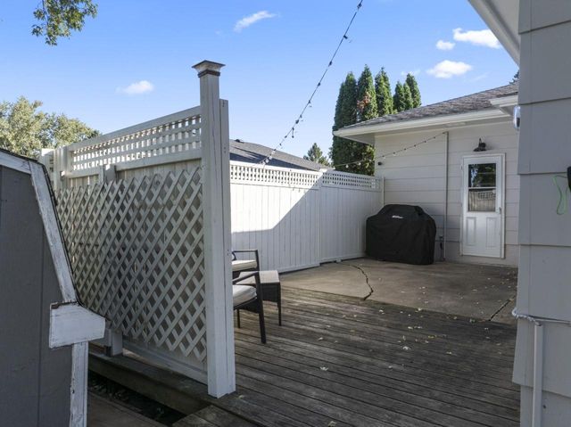 2405 11th Avenue NW, Rochester, MN 55901