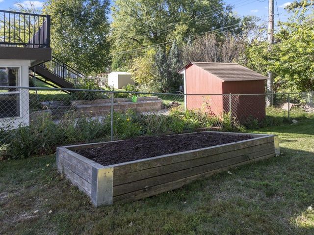 2405 11th Avenue NW, Rochester, MN 55901