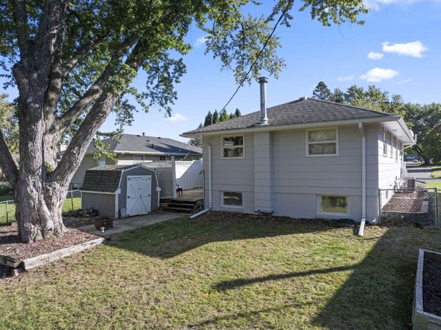 2405 11th Avenue NW, Rochester, MN 55901