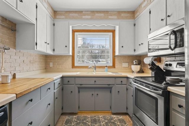 2405 11th Avenue NW, Rochester, MN 55901