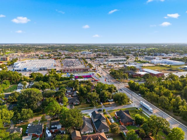 6613 Merry Lane, Houston, TX 77023
