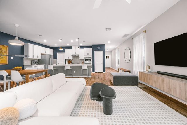 404 Buttercup Creek BLVD 20, Cedar Park, TX 78613