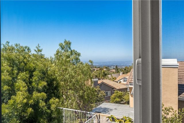 19151 Red Bluff Dr, Lake Forest, CA 92679