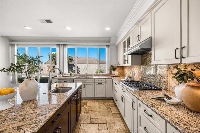 19151 Red Bluff Dr, Lake Forest, CA 92679