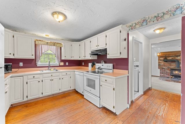 71 South Main Street, Carver, MA 02330