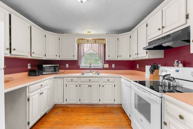 71 South Main Street, Carver, MA 02330