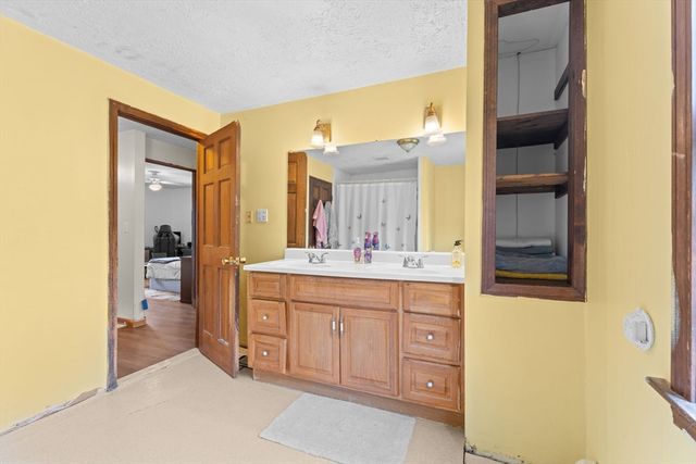 71 South Main Street, Carver, MA 02330