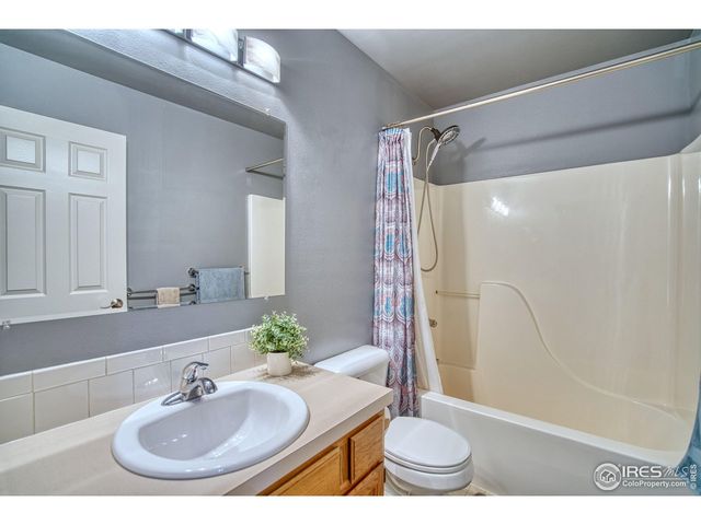 26028 Rangeview Dr, Kersey, CO 80644