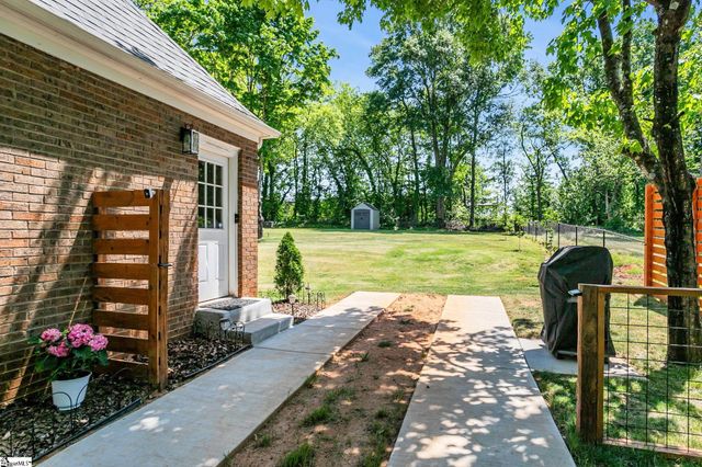 4946 Vineyard Lane, Greenville, SC 29615