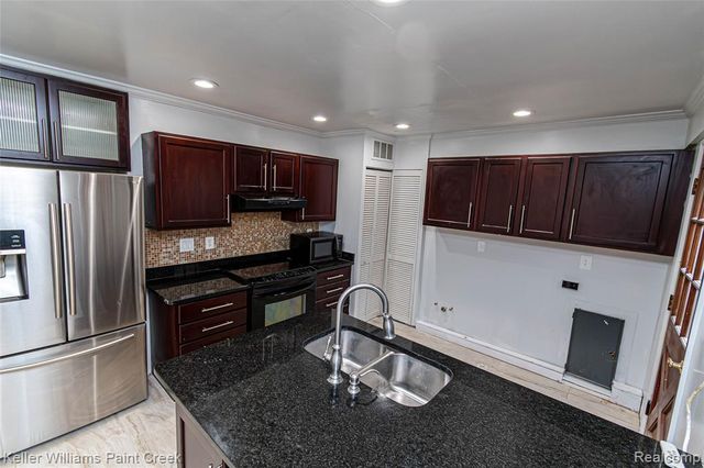 27425 Townley Street, Madison Heights, MI 48071