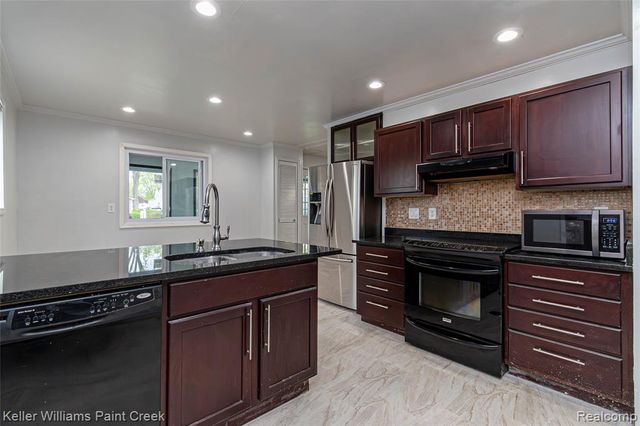 27425 Townley Street, Madison Heights, MI 48071