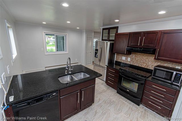 27425 Townley Street, Madison Heights, MI 48071