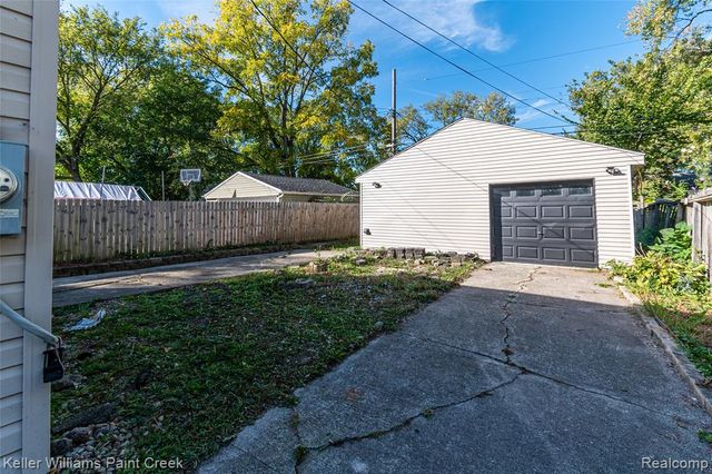 27425 Townley Street, Madison Heights, MI 48071
